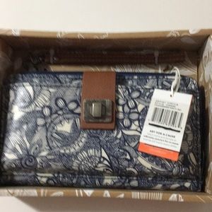 NWT SAKROOTS LARGE SMARTPHONE CROSSBODY